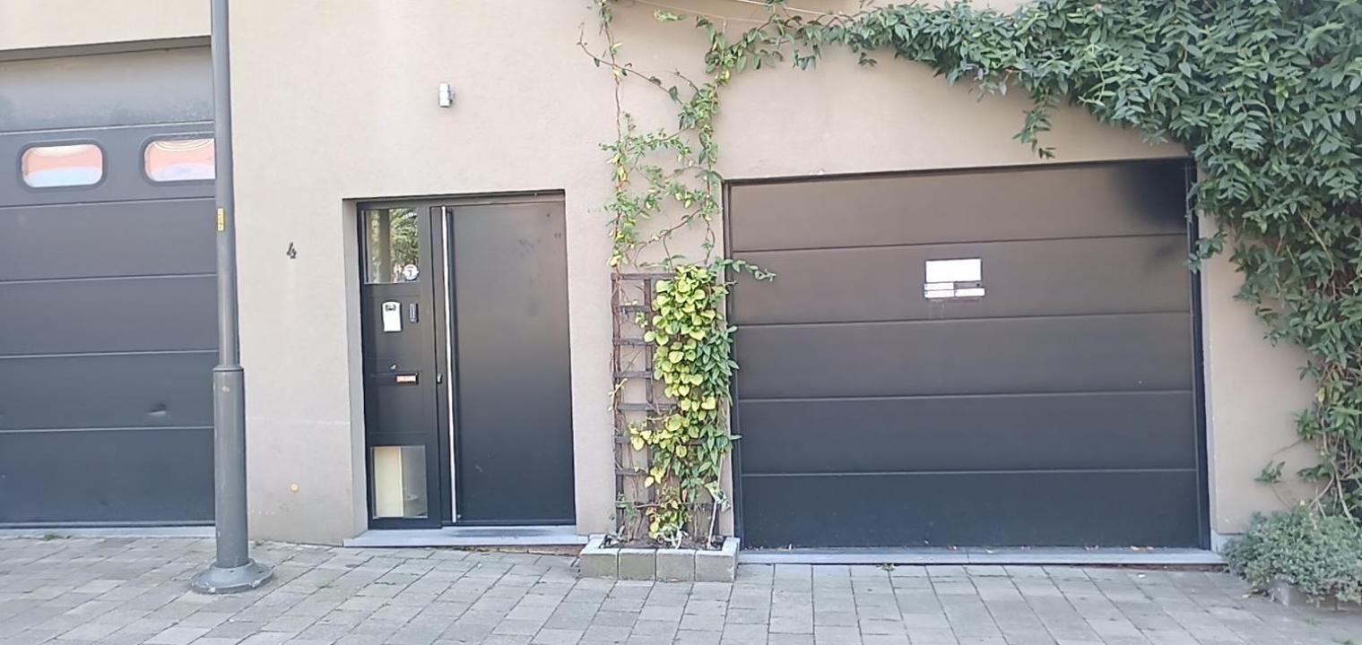 Lodgerivierenhof Antwerpen Buitenkant foto